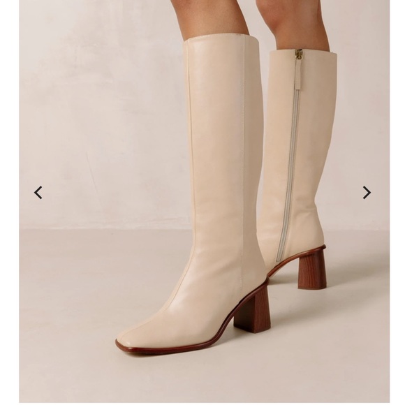 Alohas East Off White boots size 39 - Picture 2 of 9